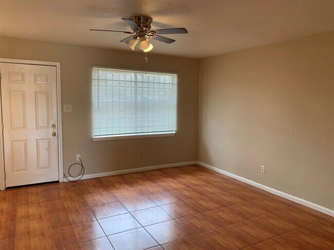 Building Photo - 4122 Boynton Dr