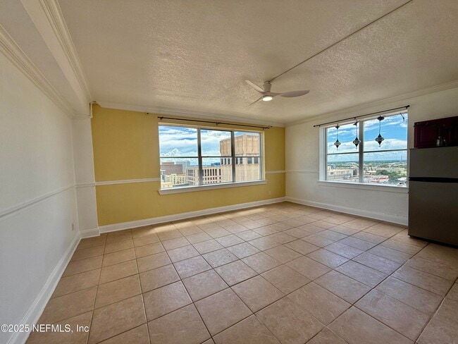Building Photo - 311 W Ashley St