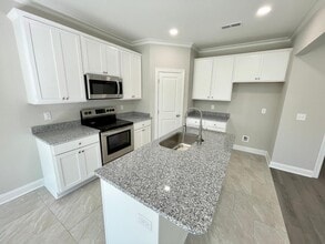 Building Photo - 3703 Saddle Rdg Dr