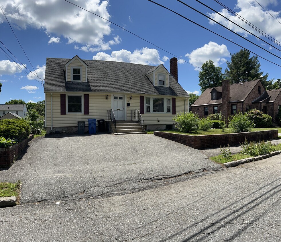 Primary Photo - 44 Albert St
