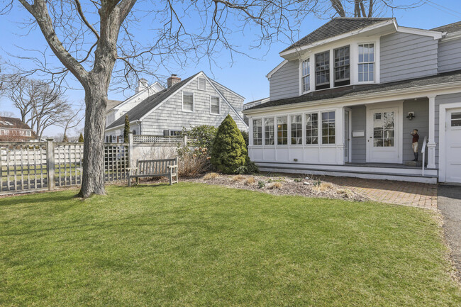 Building Photo - 12 Juniper Rd