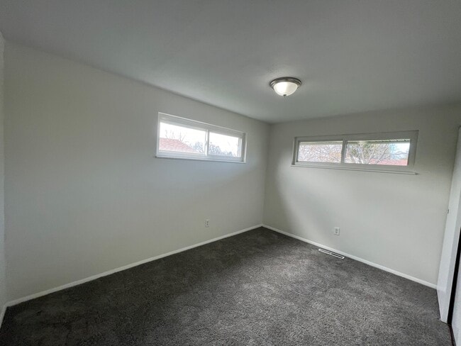 Building Photo - 1788 Kaiser Dr