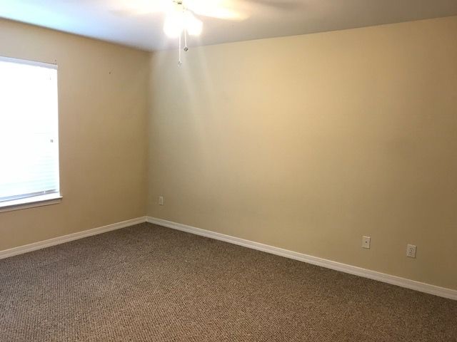 Building Photo - 2 Bedroom Unit in Creets Crossing