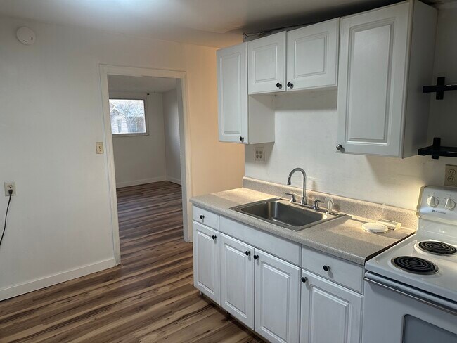 Foto del edificio - 404 Riverview Dr