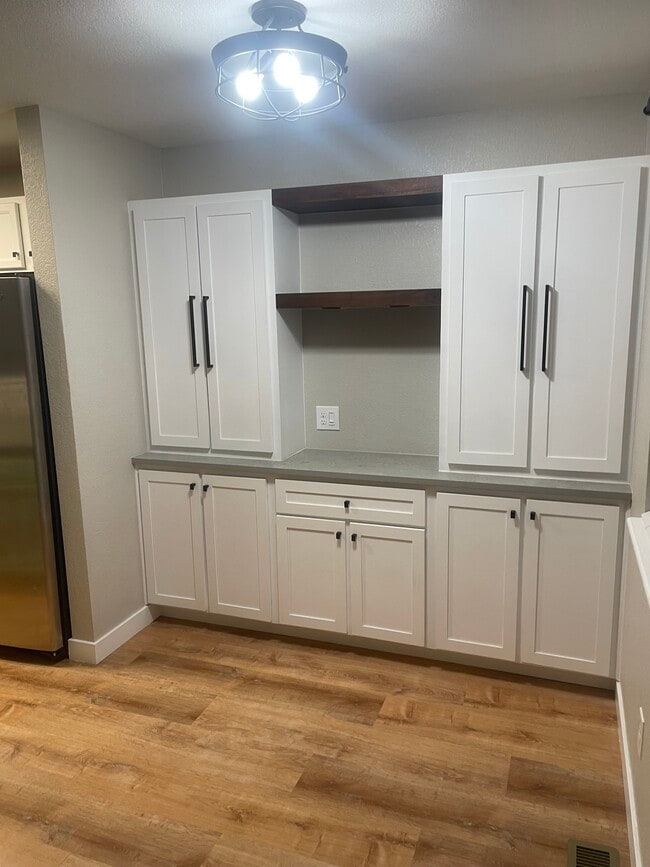 Photo - 3228 W Girard Ave Apartment