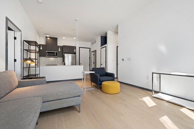 Foto del edificio - Modern 2 BR condo in downtown Durham!