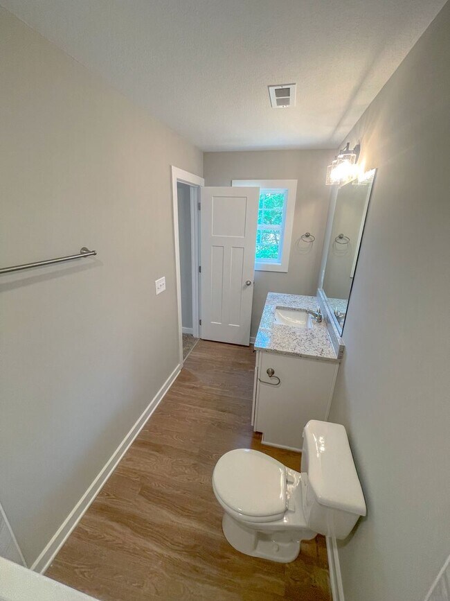 Foto del edificio - Adorable Single Family Townhome