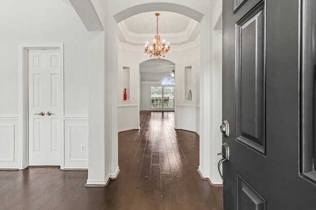 Foto del edificio - 16434 Red Crest Dr