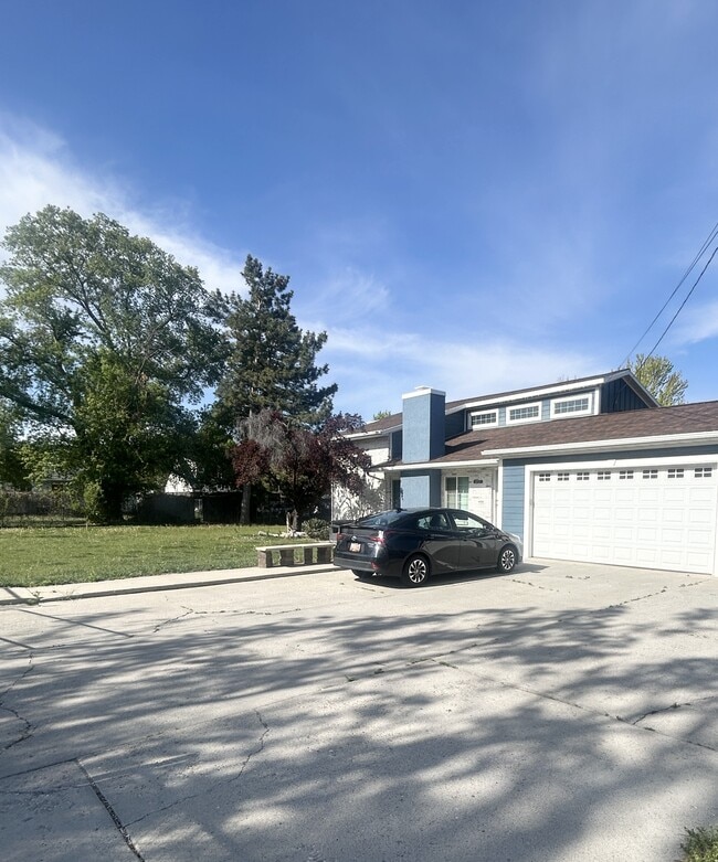 Foto del edificio - 453 East Fort Union Blvd