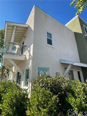 Foto del edificio - 875 Humbert Ave