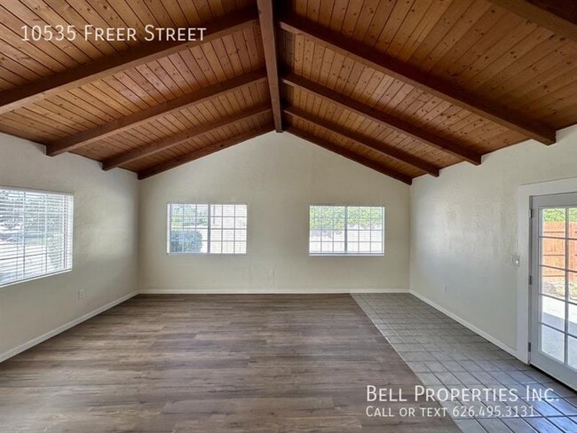 Foto del edificio - 10535 Freer Ave