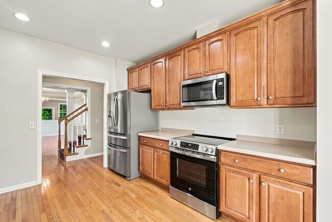Building Photo - 38 Cherry Ln