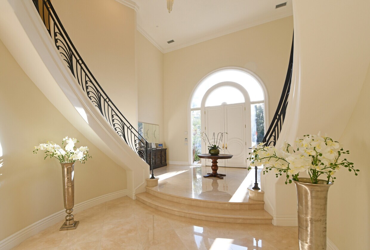 Foto principal - 512 N Roxbury Dr