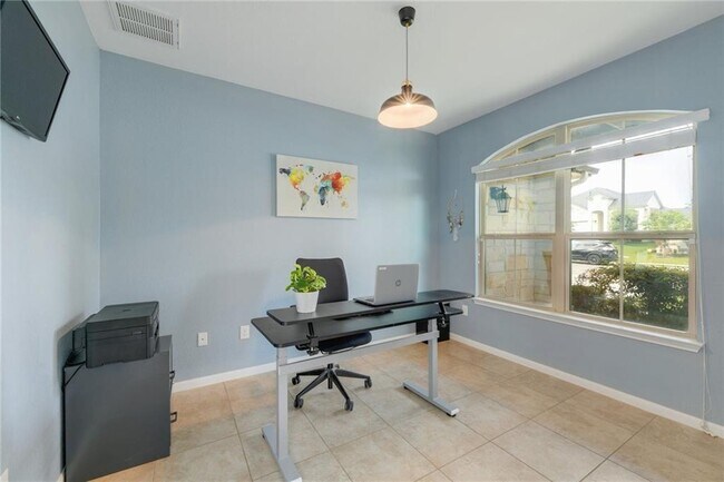 Building Photo - 113 Checkerspot Ct