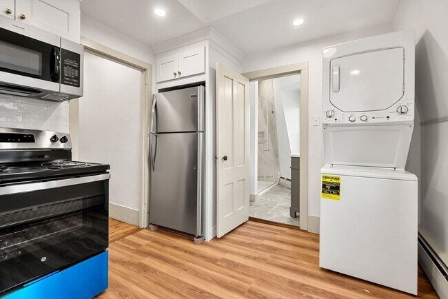 Building Photo - 6 Mt Vernon St