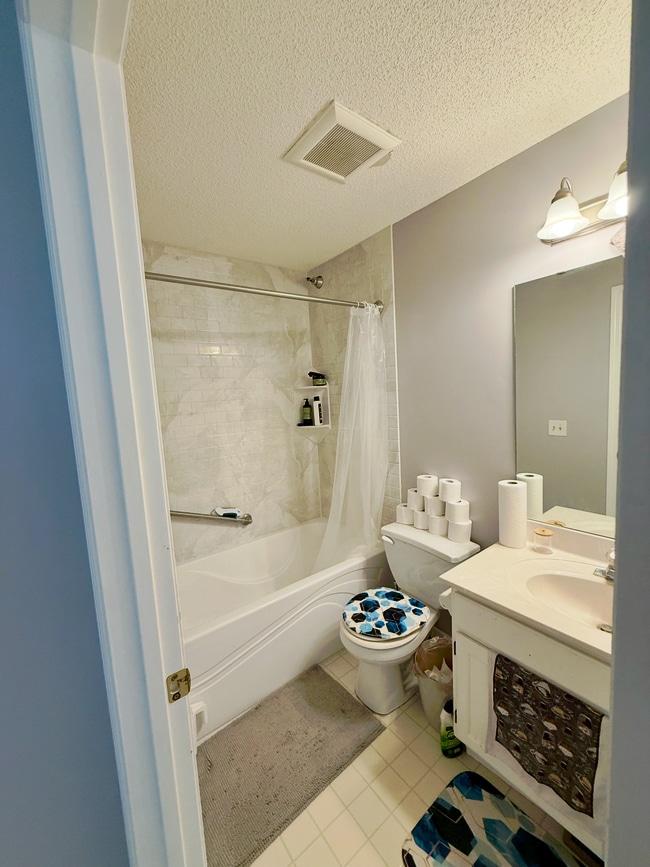 Master Bath - 14546 Cobalt Ave