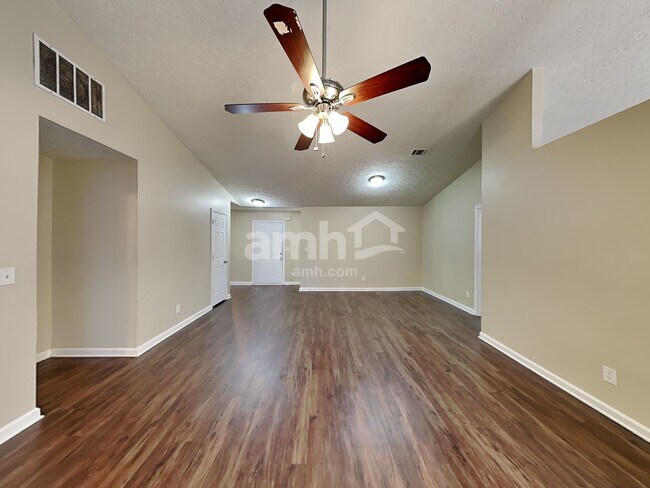 Building Photo - 3009 Sentinel Circle