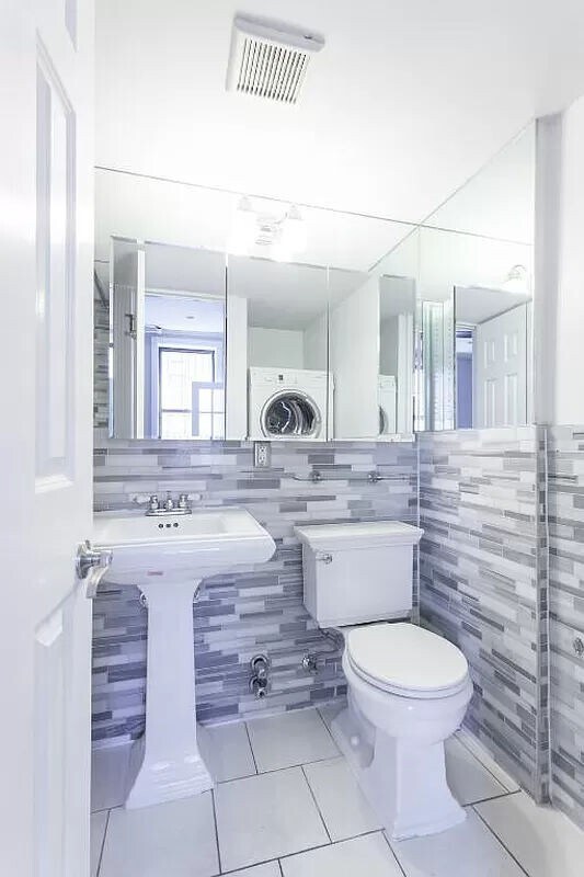 Foto del edificio - 459 W 50th St