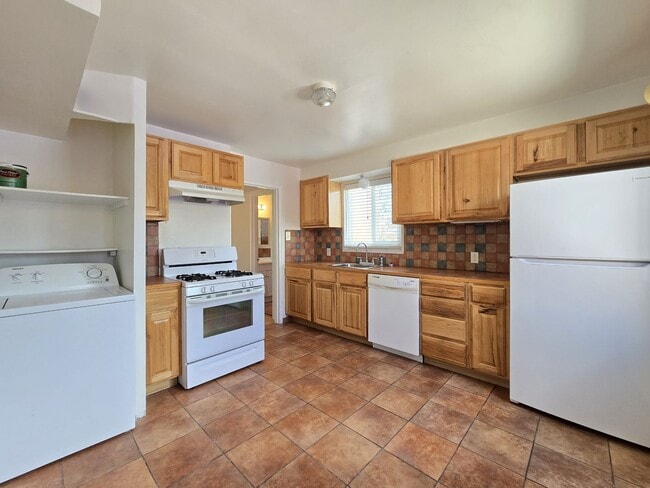 Building Photo - 1226 Vitalia St