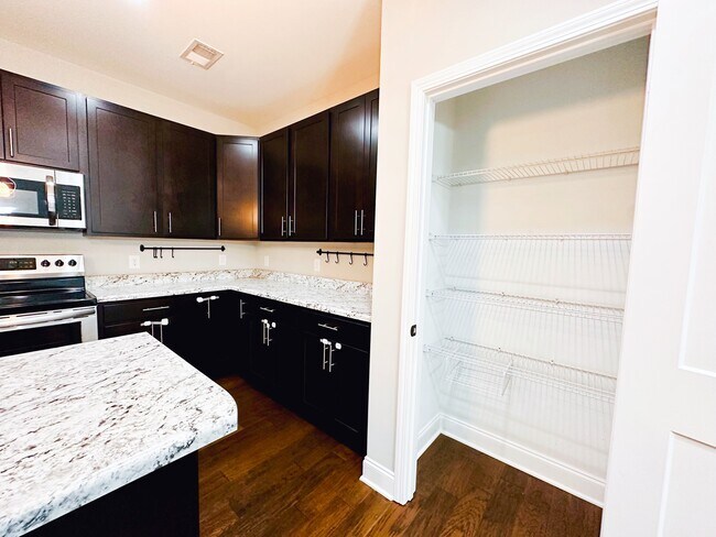 Building Photo - 116 Auxley Ct