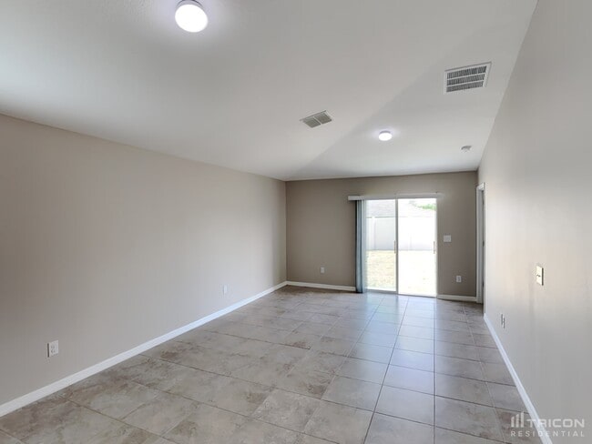Building Photo - 5029 Golden Fig Ln