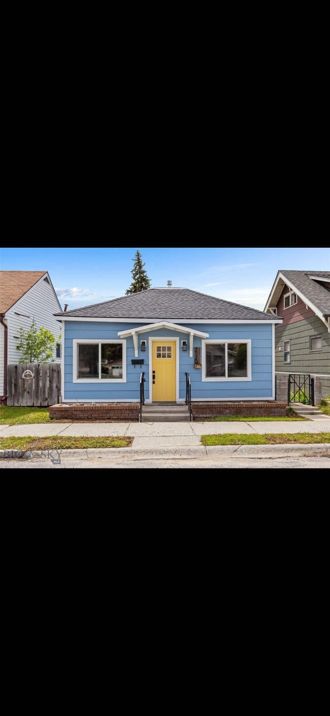 Building Photo - 2120 Elm St