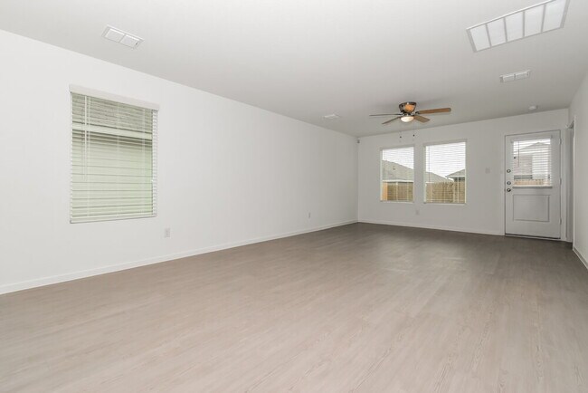 Foto del edificio - 924 Calley Pear Trl