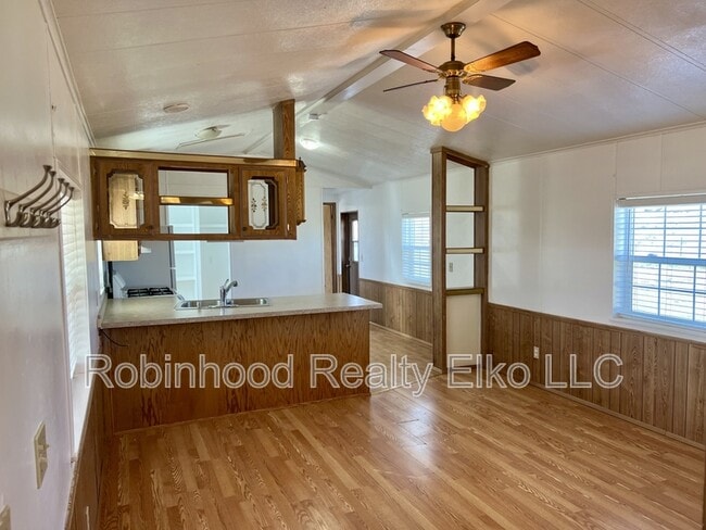 Foto del edificio - 5421 Victory Blvd