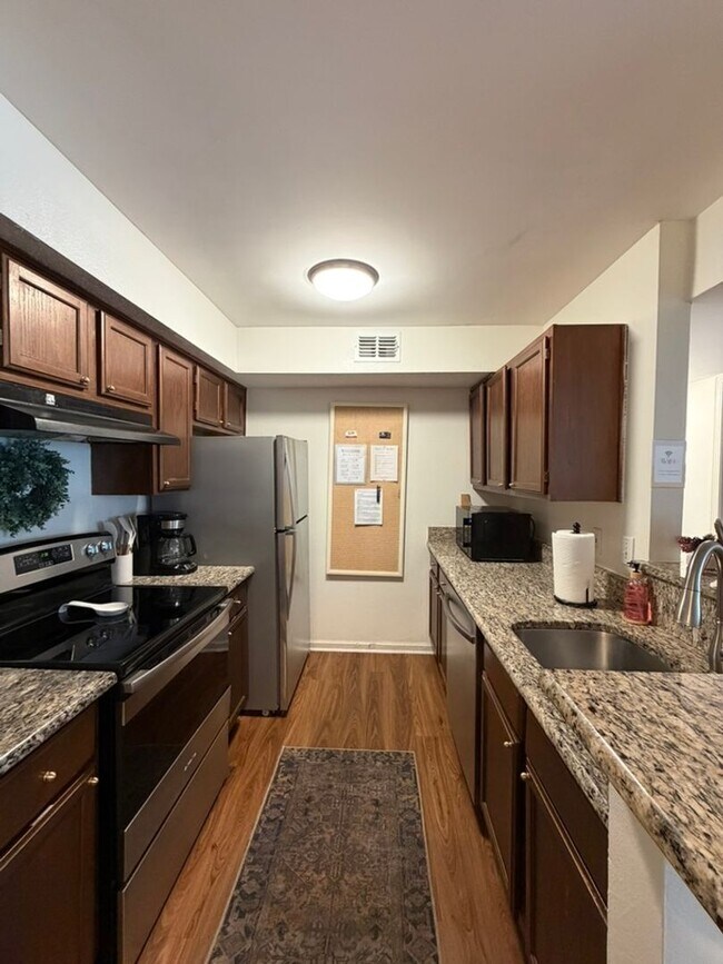 Foto del edificio - Furnished 3 Bedroom, 2 Bath Condo In Indian Lake!