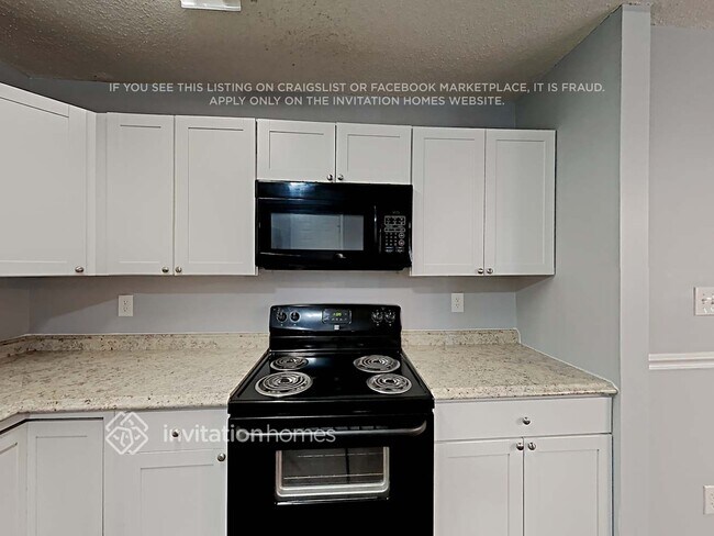 Building Photo - 6015 Running Deer Rd