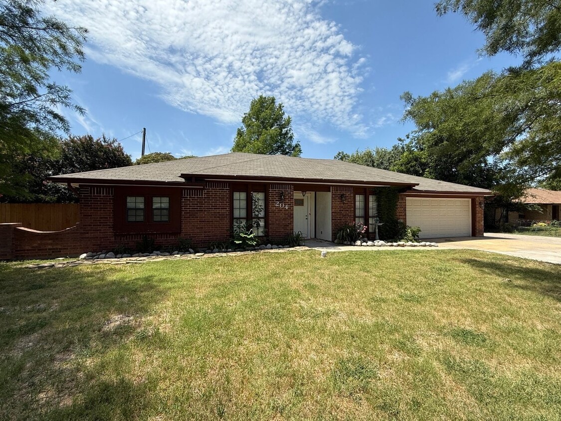 Foto del edificio - NEW IN MANAGEMENT - COMING SOON!