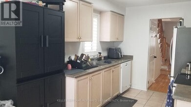 Building Photo - 40 Ingold Ln