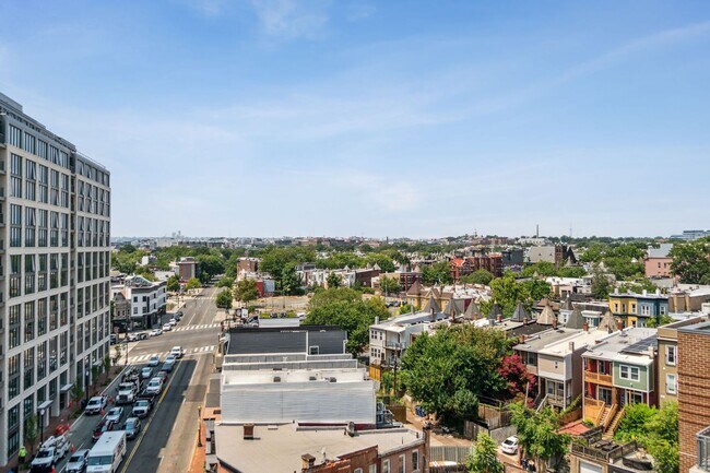 Foto del edificio - Modern Penthouse Condo! Parking Included! ...