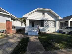 Building Photo - 1554 S Morton Ave