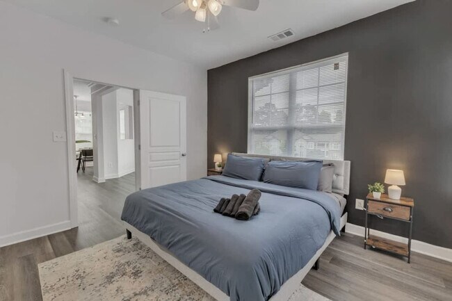 Foto del edificio - 8233 Hydon Dawn Ln