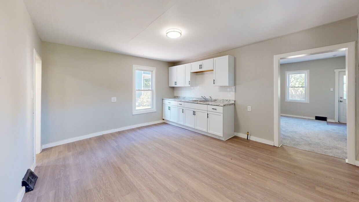 Foto principal - Cudell/West Blvd neighborhood; 4 bedroom/1...