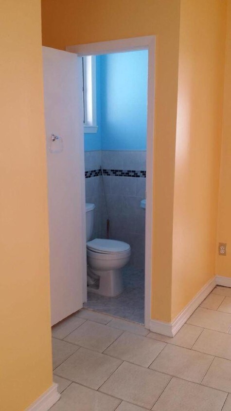 Foto del edificio - 1587 E 49th St