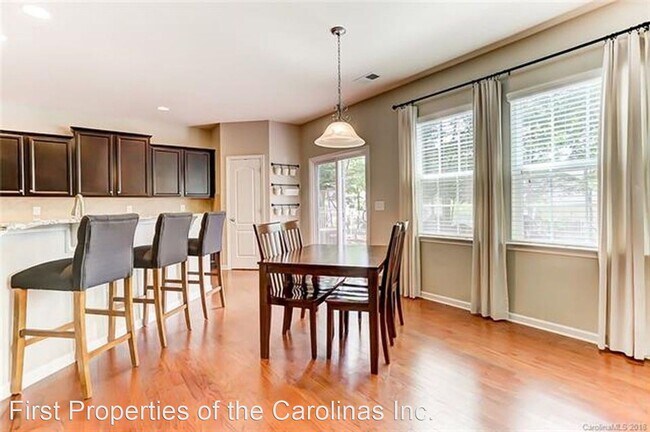 Building Photo - 5 br, 3.5 bath House - 2716 Lawson Dr.