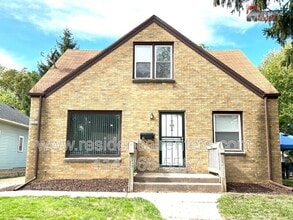 Building Photo - 5911 N 35th St