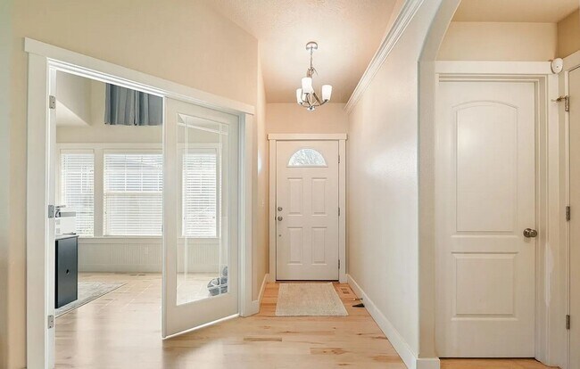 Building Photo - Beautiful 3 bed 2 bath home in Meridians Bridgetower community just off Ten Mile and W McMillan Rd