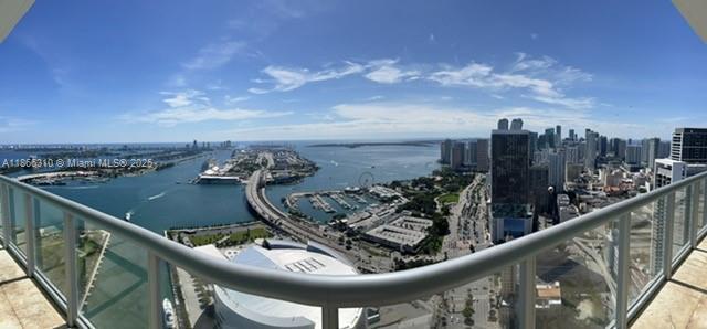 Foto del edificio - 888 Biscayne Blvd