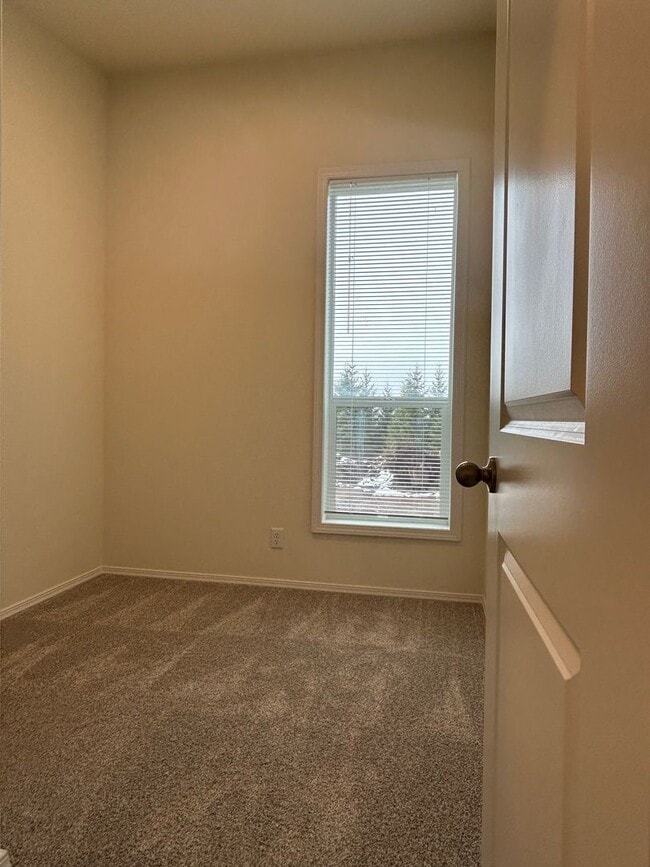 Building Photo - Powers Creek