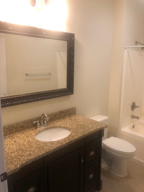 2nd Bathroom - 207 E Stableford Dr