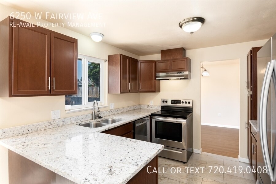 Foto principal - 6250 W Fairview Ave