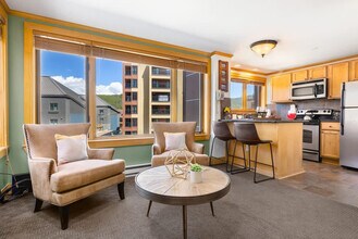 Building Photo - 535 South Park Avenue