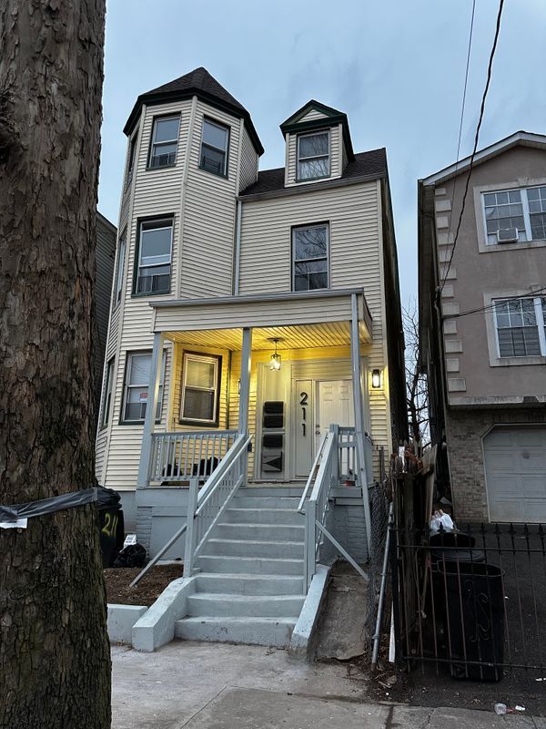 Foto principal - 211 Fairmount Ave