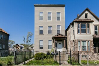 Building Photo - 1636 N Spaulding Ave