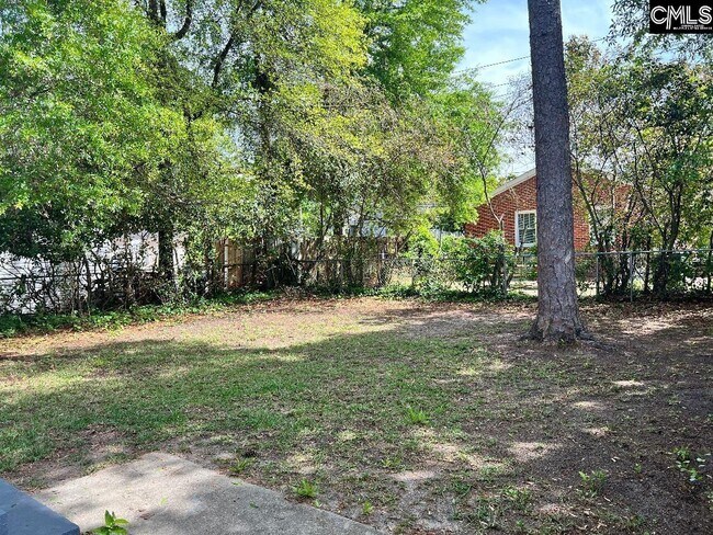 Foto del edificio - 4004 Rosewood Dr