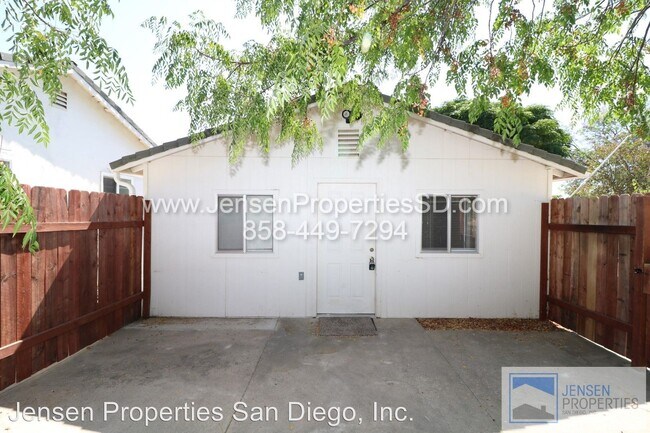 Building Photo - 425 3rd St