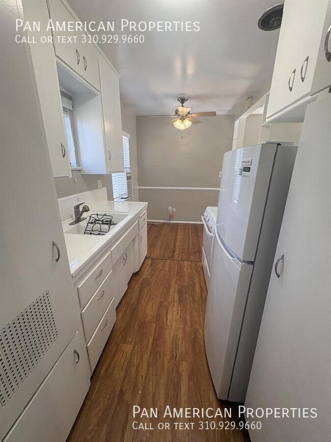 Building Photo - 335 S Los Robles Ave